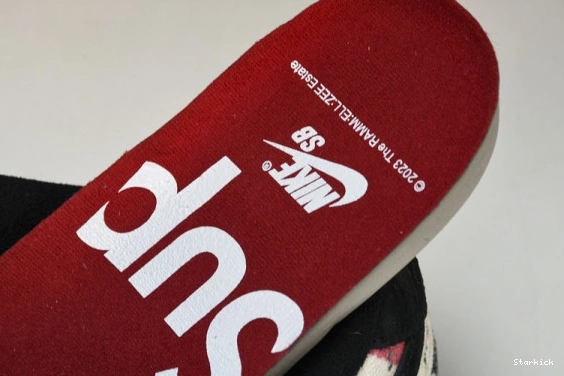 Nike Low Dunk SB Rammellzee Supreme  FD8778-001 1202